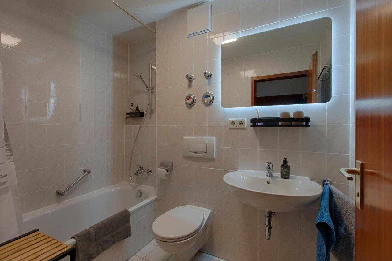 Modernes Apartment I Parkplatz I Netflix I Zentrum Renningen Exterior foto