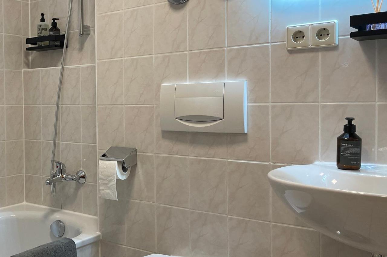 Modernes Apartment I Parkplatz I Netflix I Zentrum Renningen Exterior foto