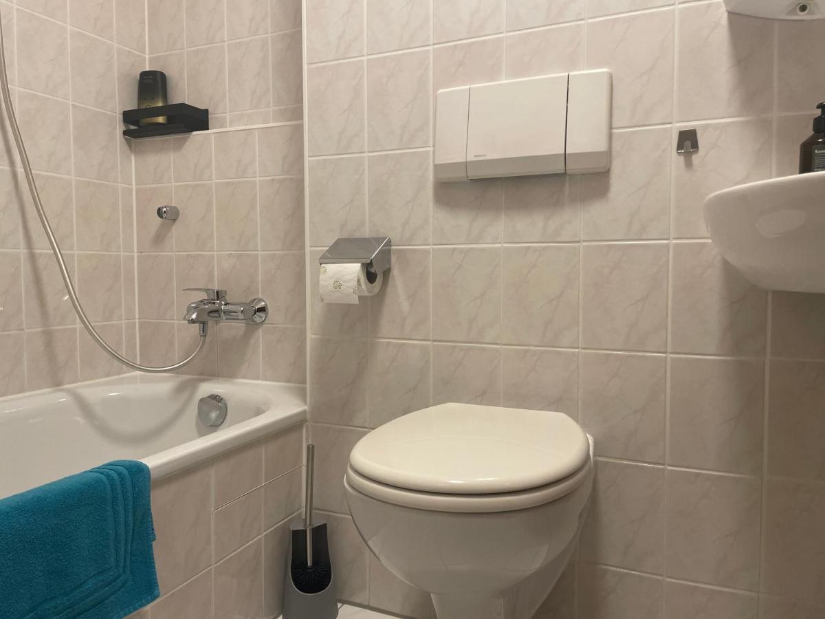 Modernes Apartment I Parkplatz I Netflix I Zentrum Renningen Exterior foto
